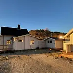 Kvalvika Retreat - Lofoten Feriehus *
